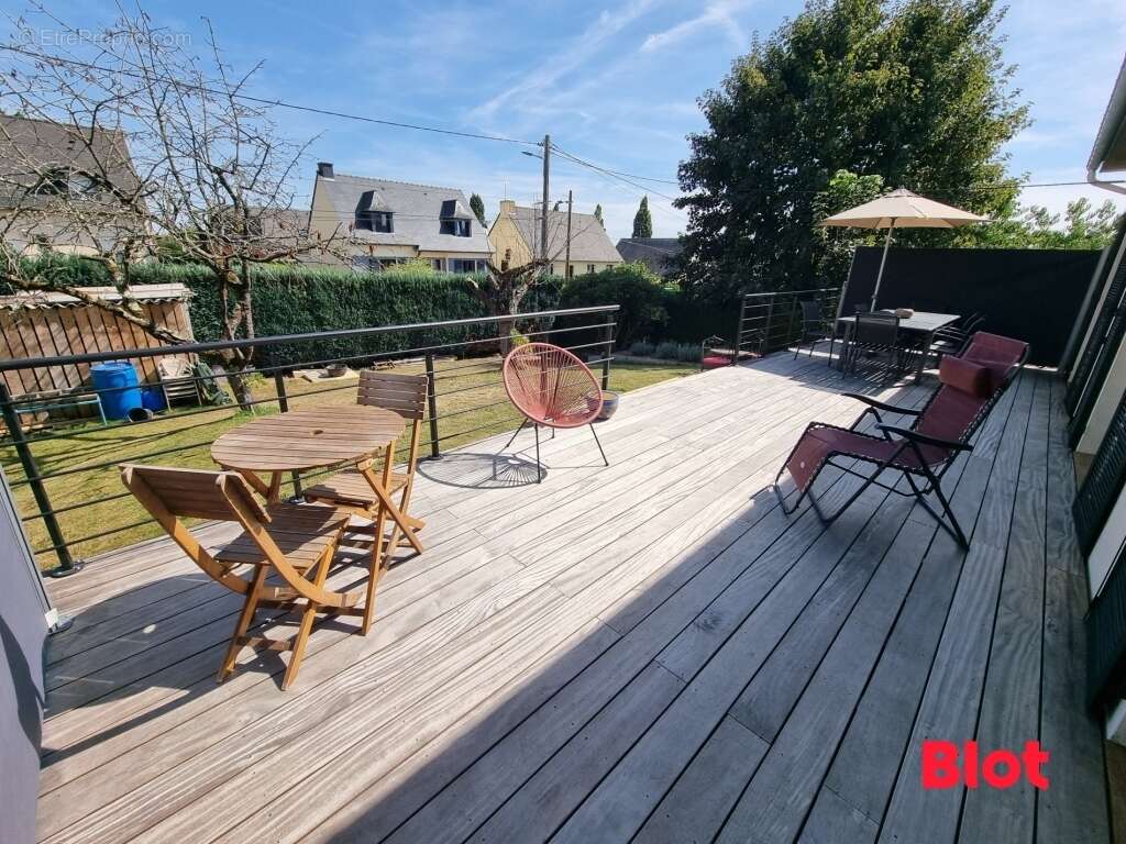 Maison à MONTREUIL-LE-GAST