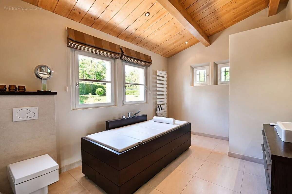Domaine de terre blanche tourrettes - belle villa de 259 m² terrain 2756 m² - photo 14