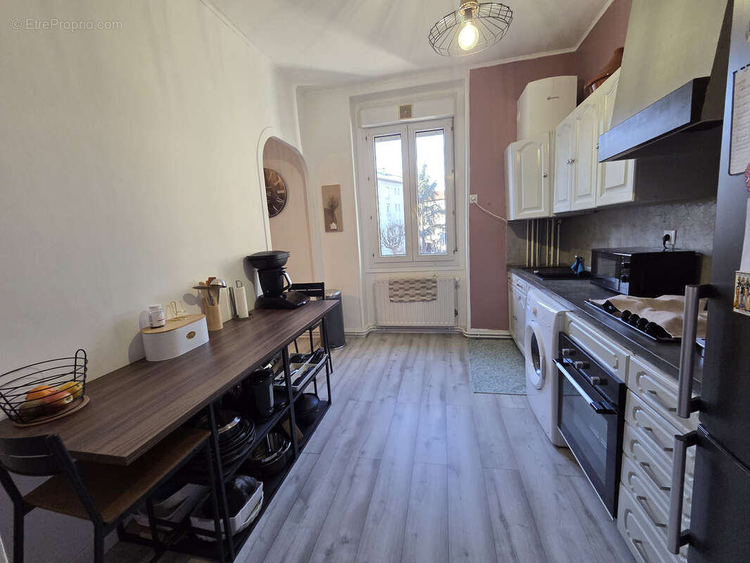 Appartement à SAINT-ETIENNE