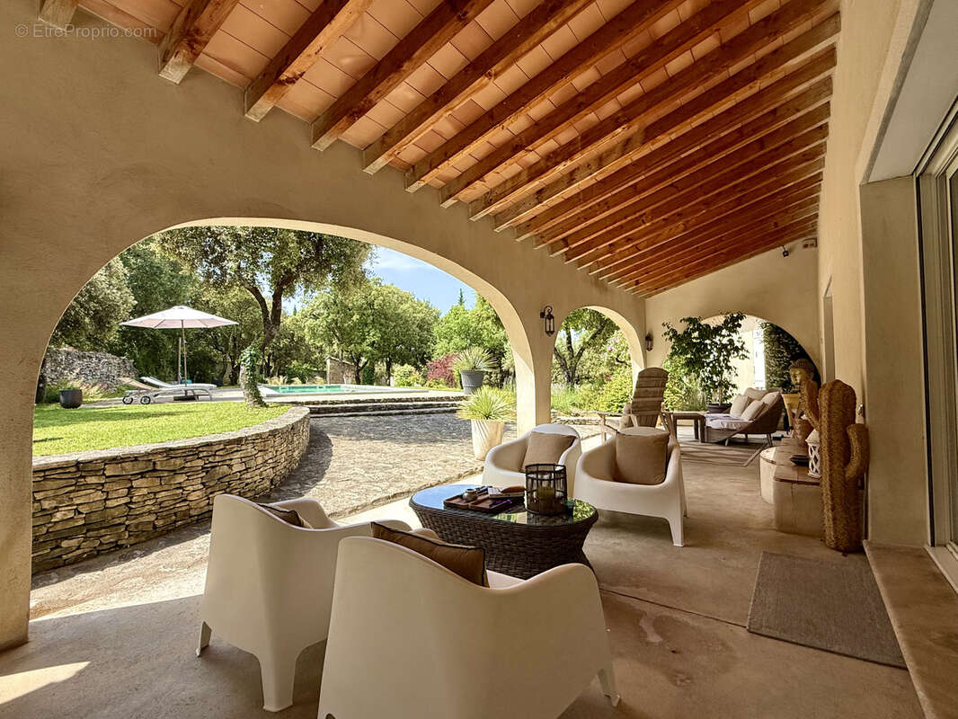 Maison à PERNES-LES-FONTAINES