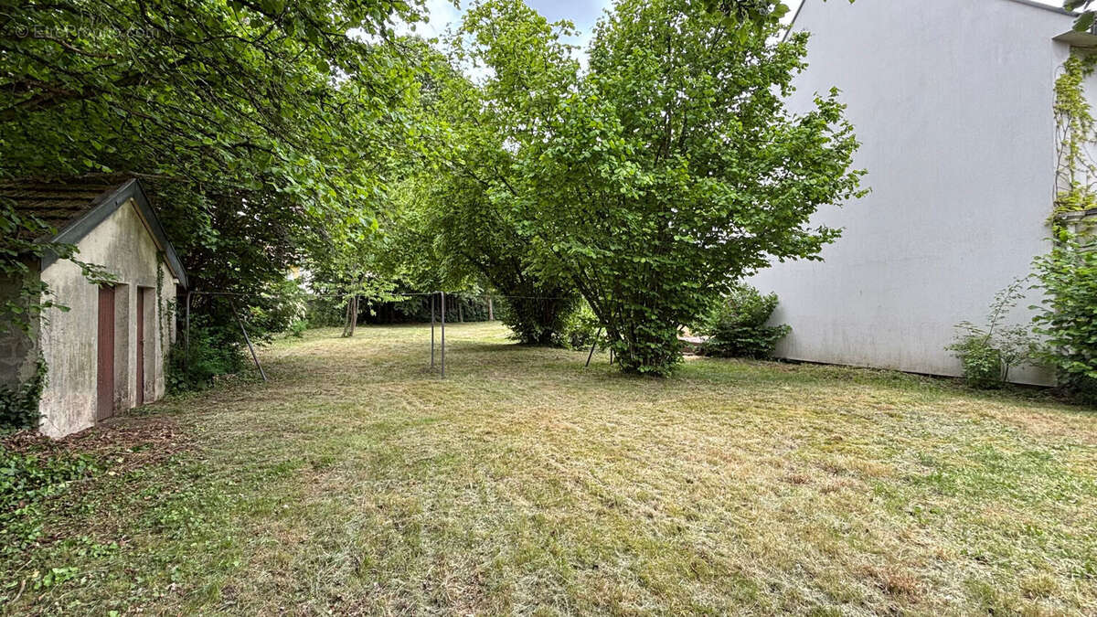 Maison familiale- Saint Avold -7 chambres- 233 m2- Terrain 16.85 ares - photo 4