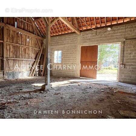 Maison à SAINT-MAURICE-SUR-AVEYRON