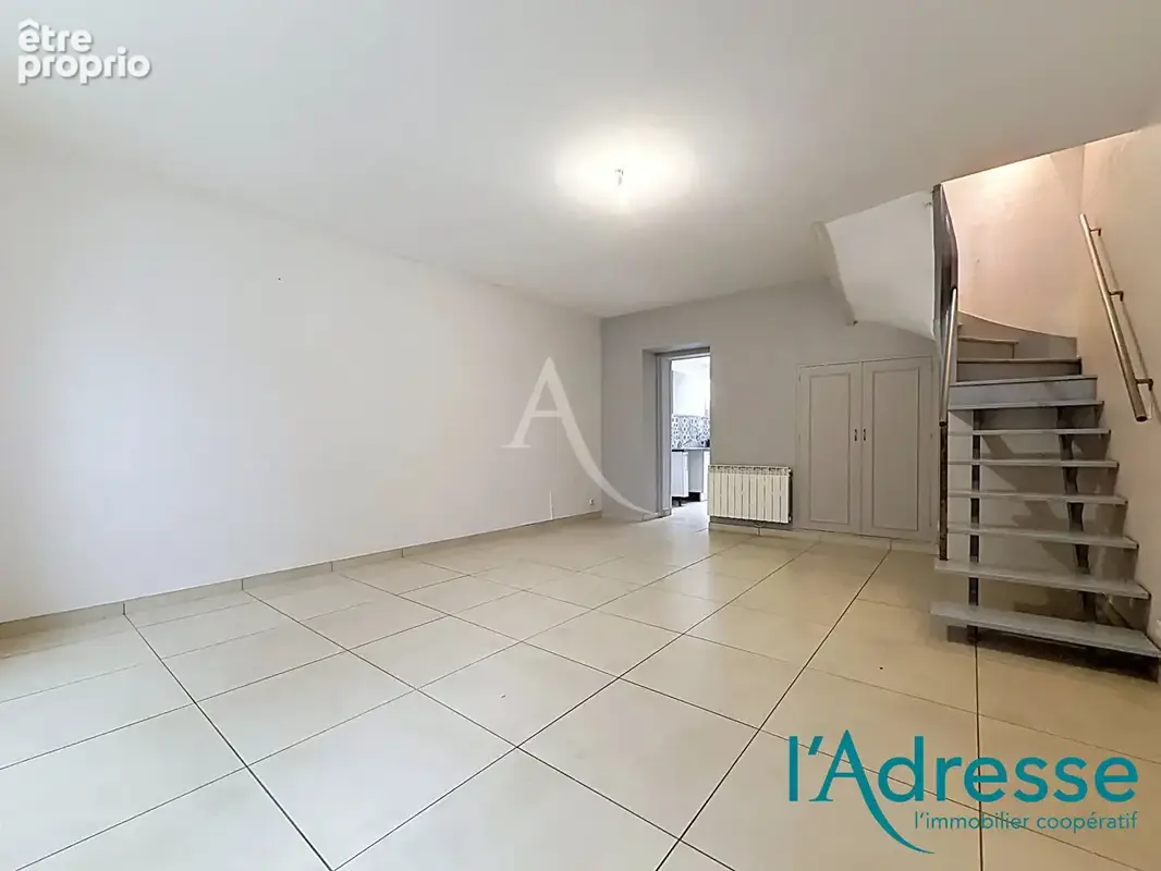 Maison de ville à vendre Ernée centre-ville 76 m², terrasse - photo 4