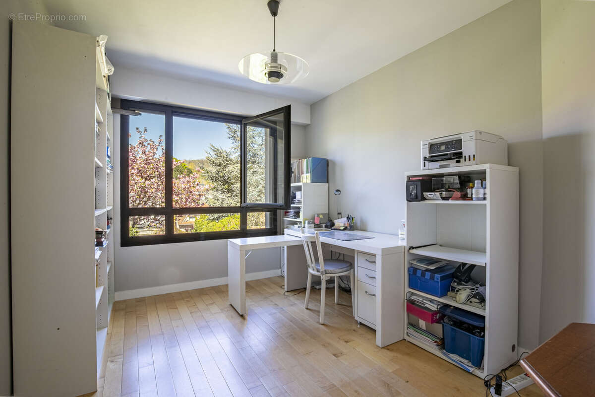 Maison moderne l'étang-la-ville - photo 13