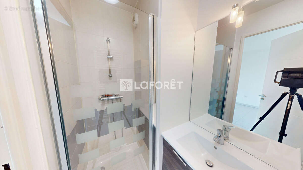 Appartement à LA FARE-LES-OLIVIERS