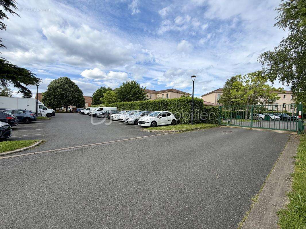 Appartement à SAINT-PIERRE-DU-PERRAY