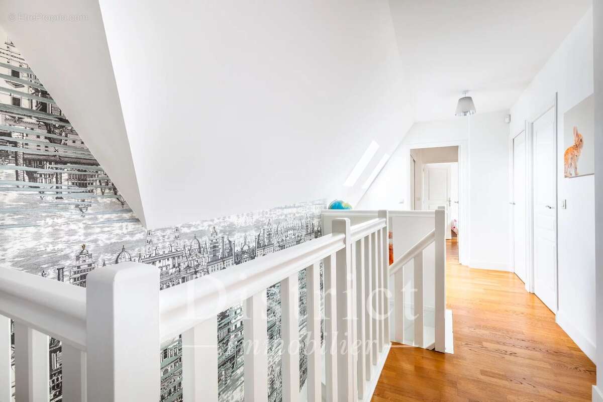 Appartement à PARIS-8E