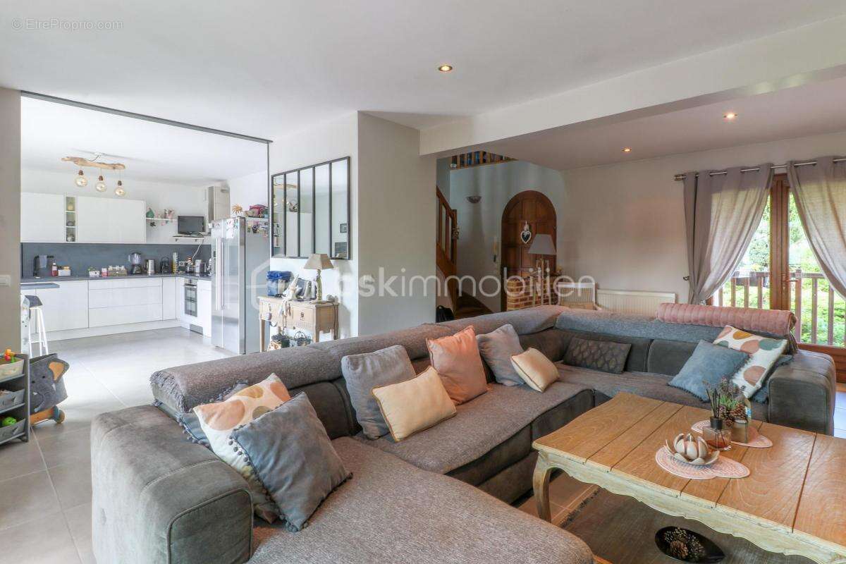 Maison à LA QUEUE-EN-BRIE