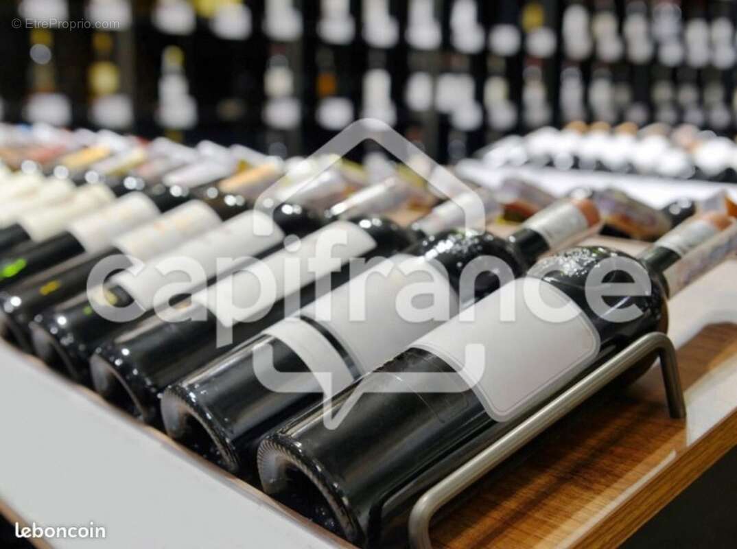 Ville côtière autour de QUIMPER(29) - Fonds de commerce cave à vins - Emplacement centre-ville - photo 2