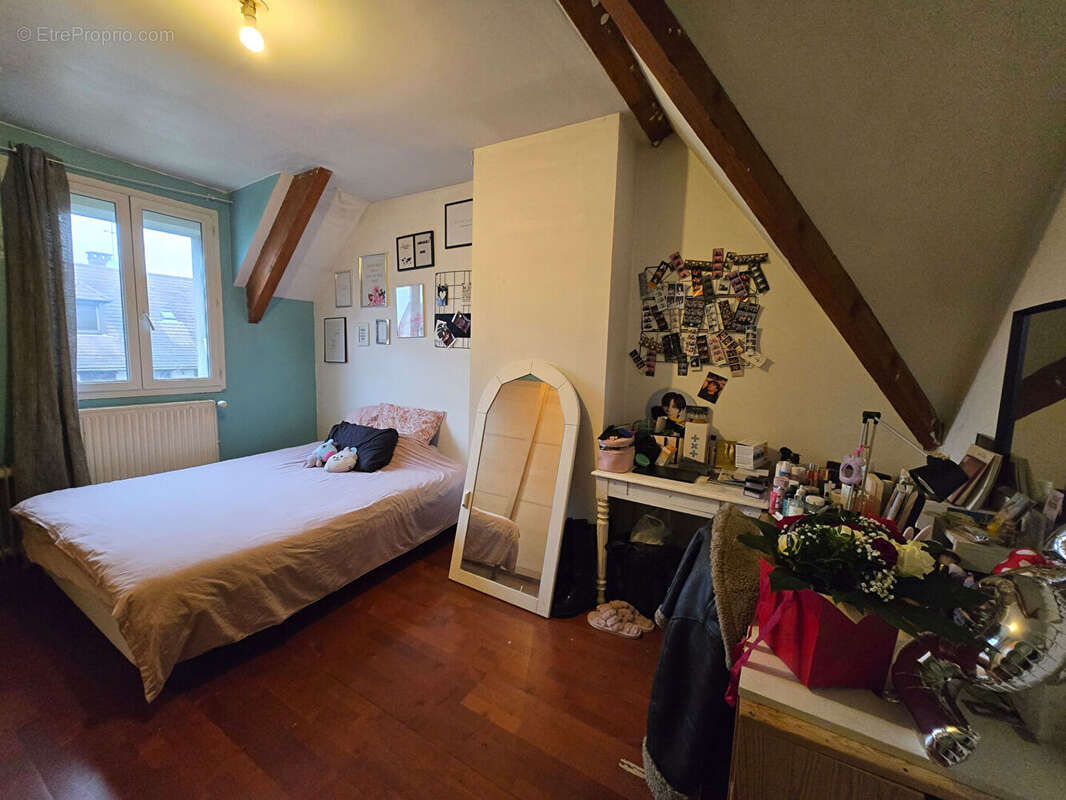 Maison à SAINTE-GENEVIEVE-DES-BOIS