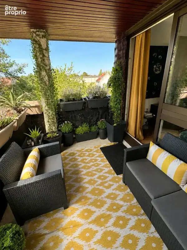 Appartement à FONTENAY-LE-FLEURY