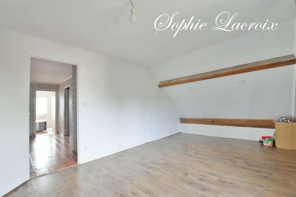 Maison à SALAISE-SUR-SANNE