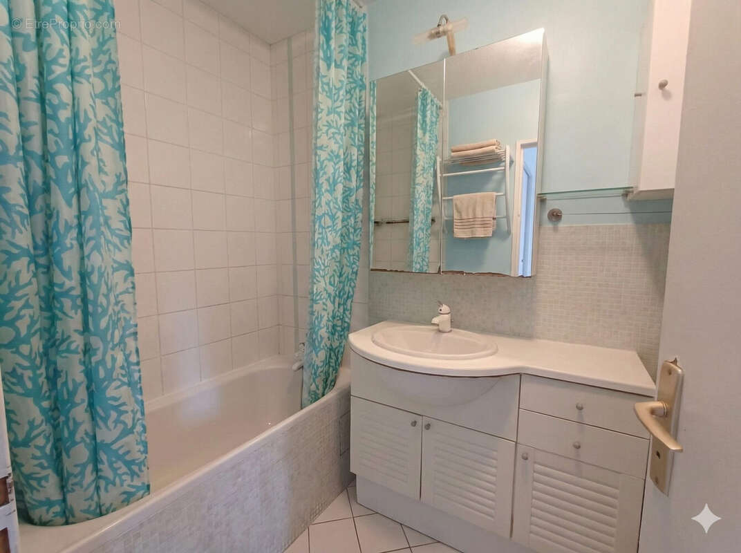 Appartement 73 m² à Saint-Priest  - photo 8