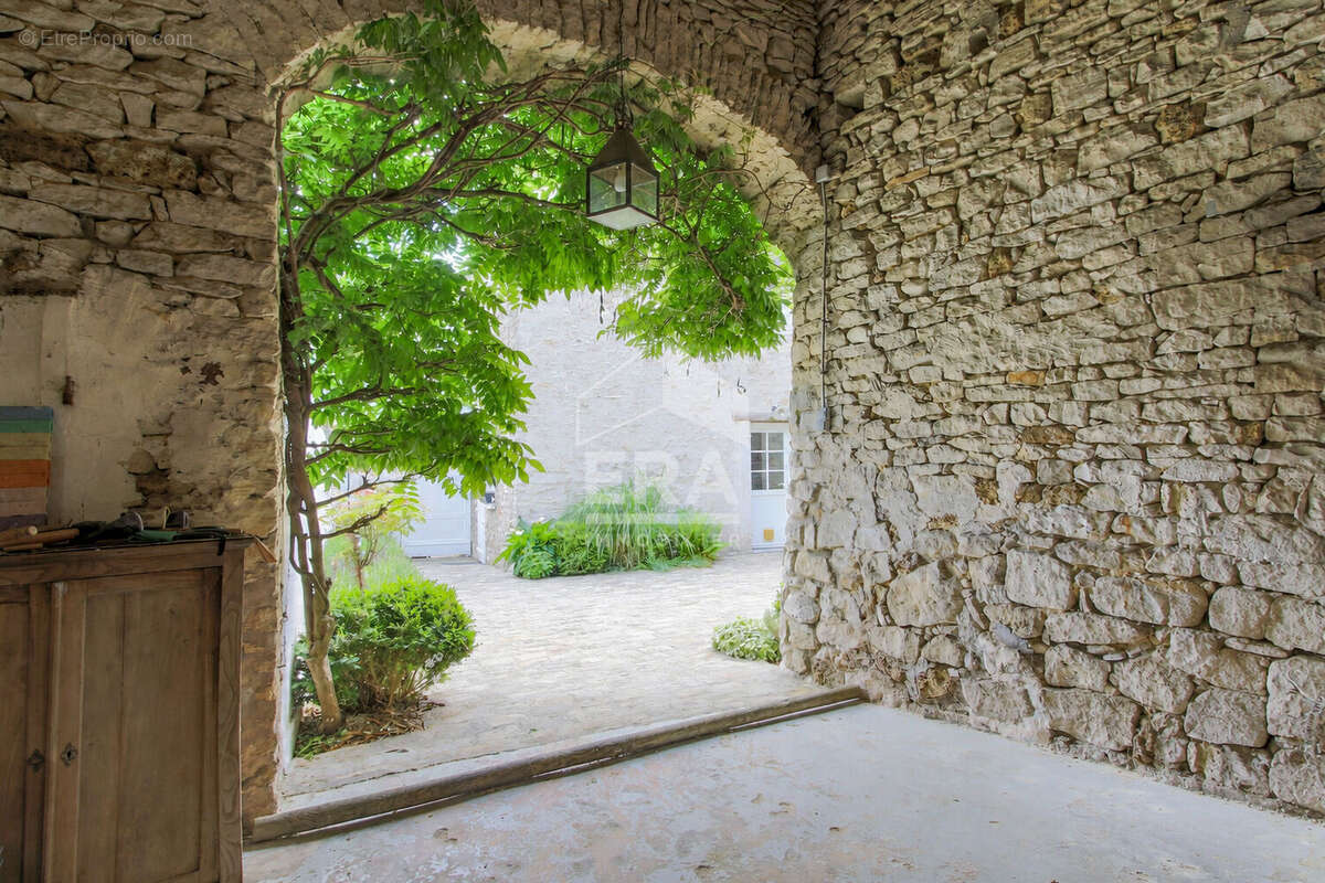 Maison à CRESPIERES