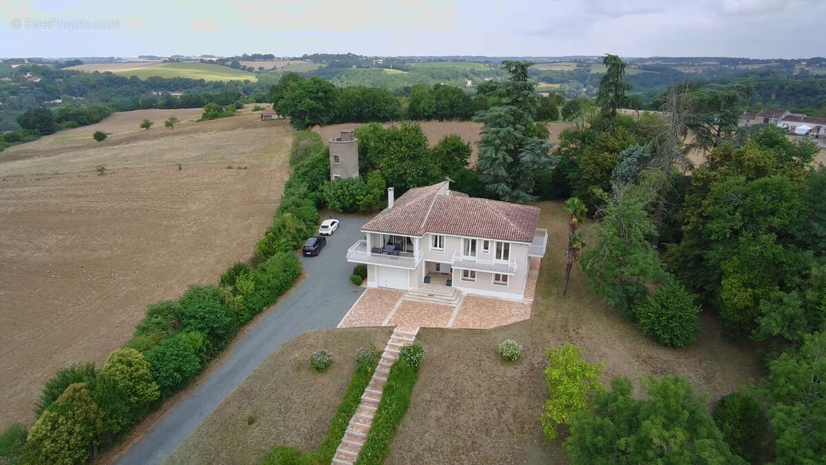 Agen - belle villa avec piscine et terrain - photo 14