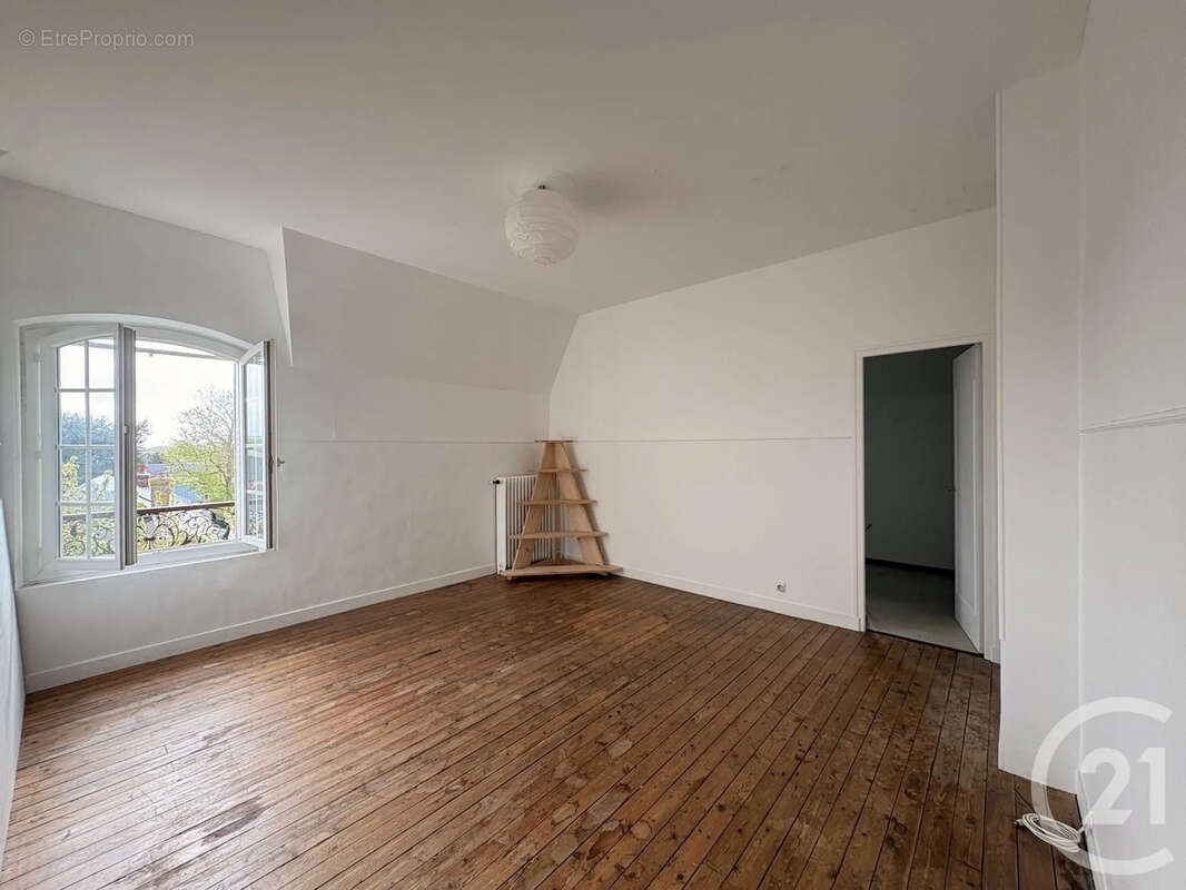 Appartement à ETREPAGNY