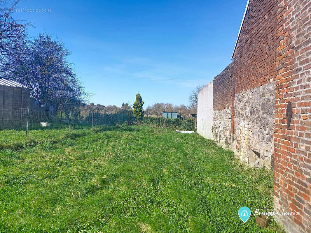 Maison 50 m² à Sars-Poteries  - photo 2