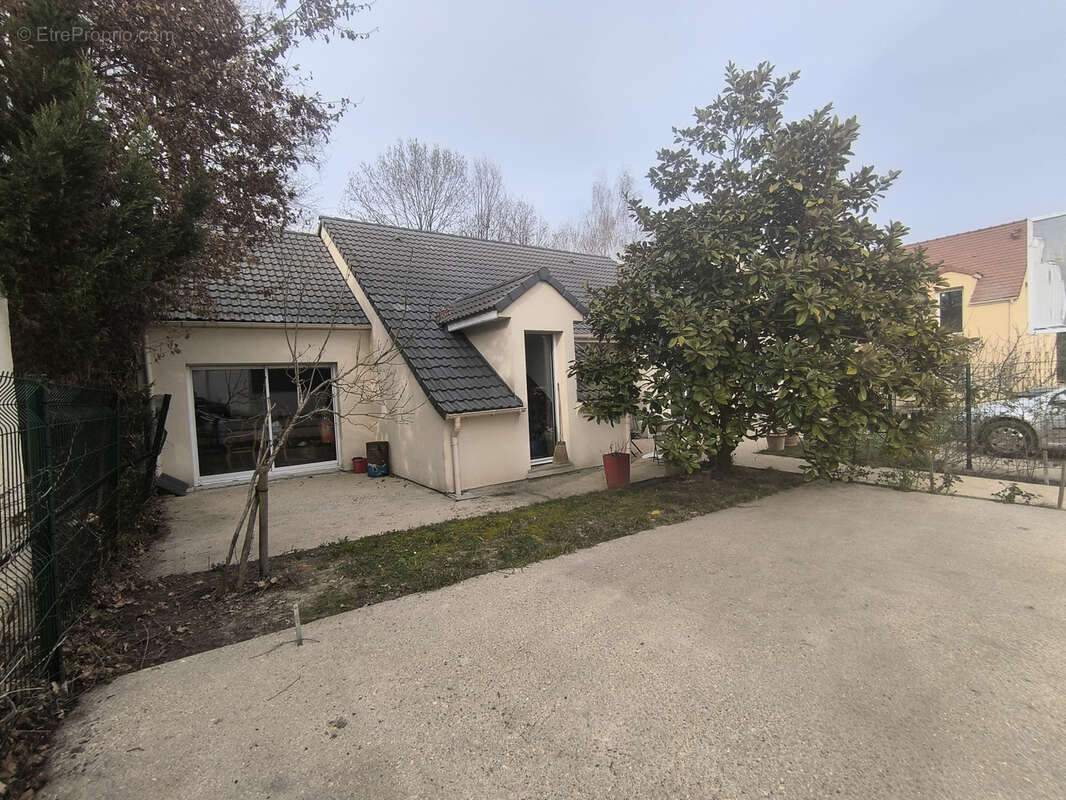 Maison à DAMMARIE-LES-LYS