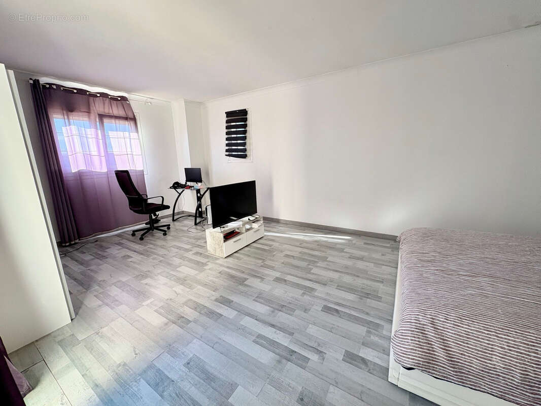 Superbe et Spacieuse villa familiale 210m2 4 chambres + 1 bureau avec vaste séjour lumineux et sous-sol aménageable - photo 10