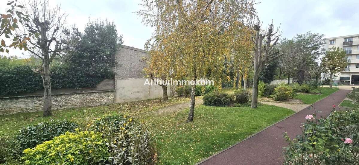 Appartement à SAINT-MAUR-DES-FOSSES