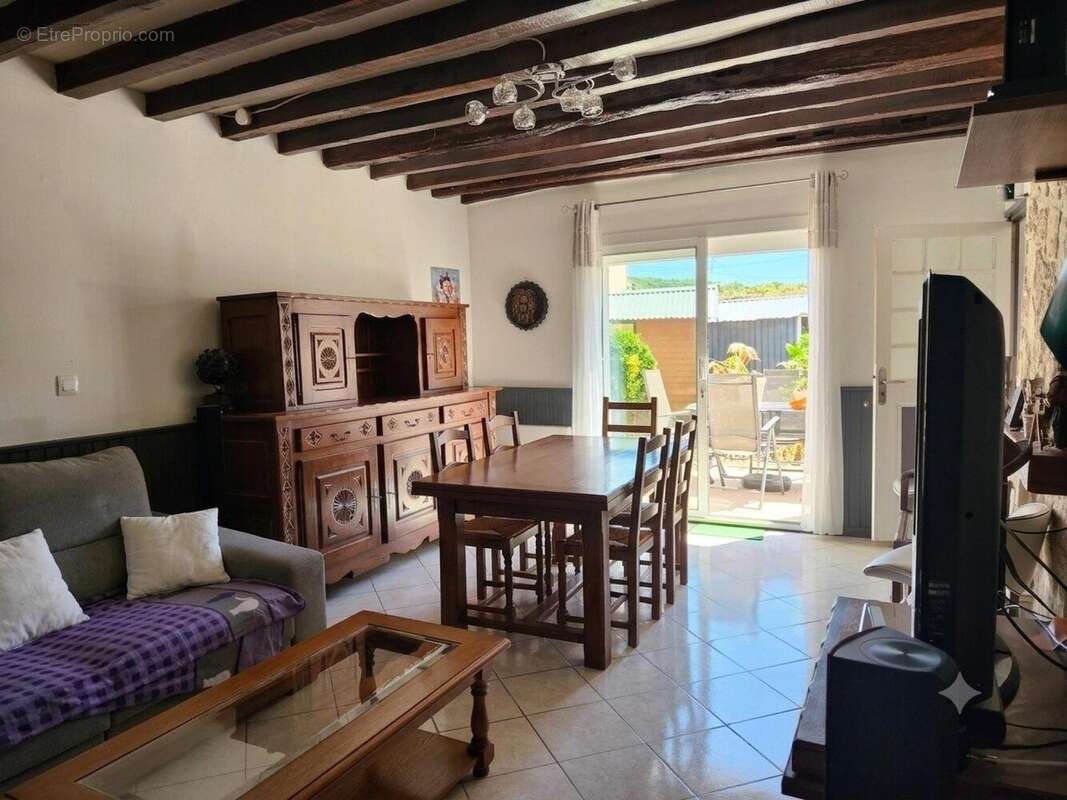 Maison 87 m² à Fresneaux-Montchevreuil  - photo 3