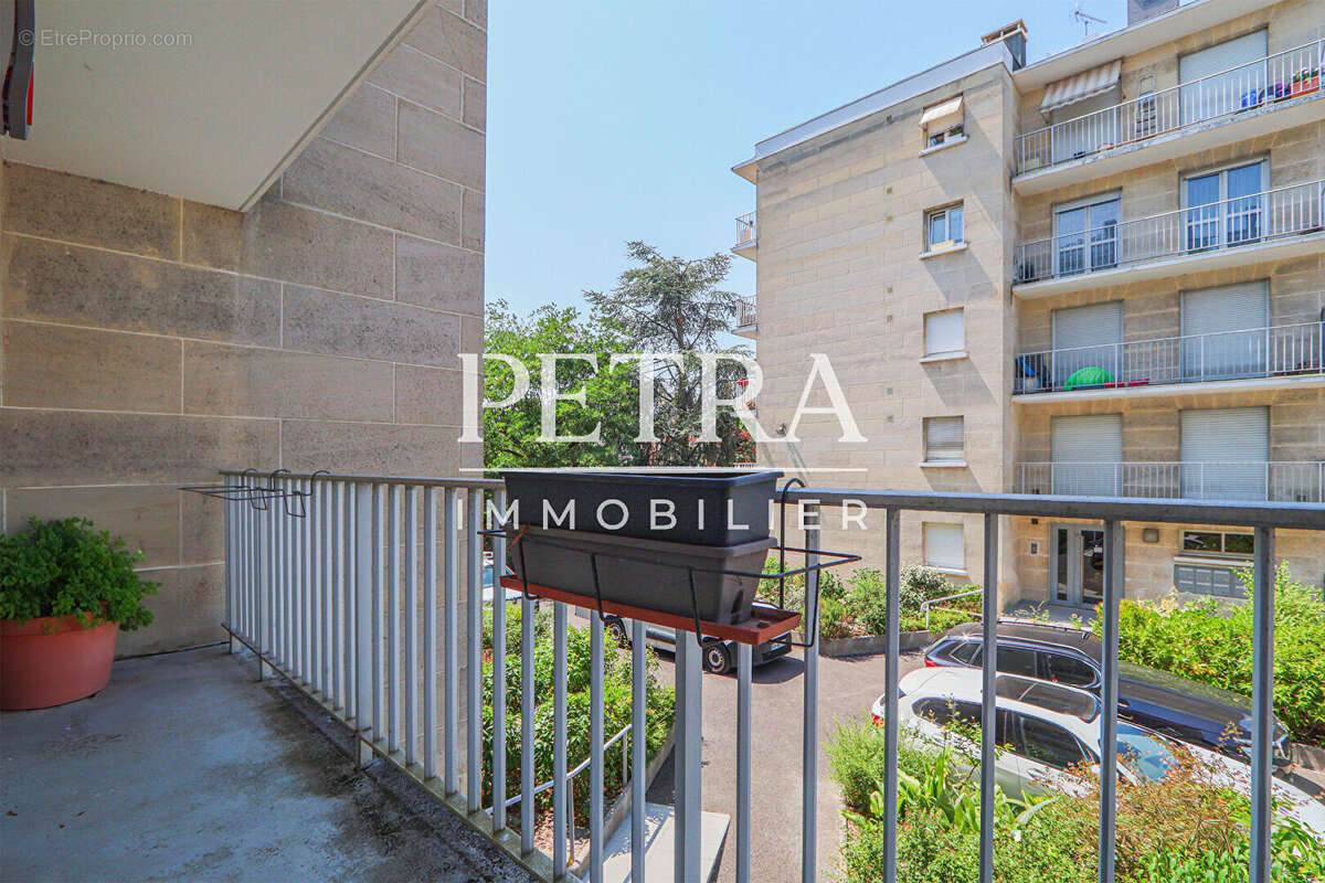 Appartement à L&#039;HAY-LES-ROSES