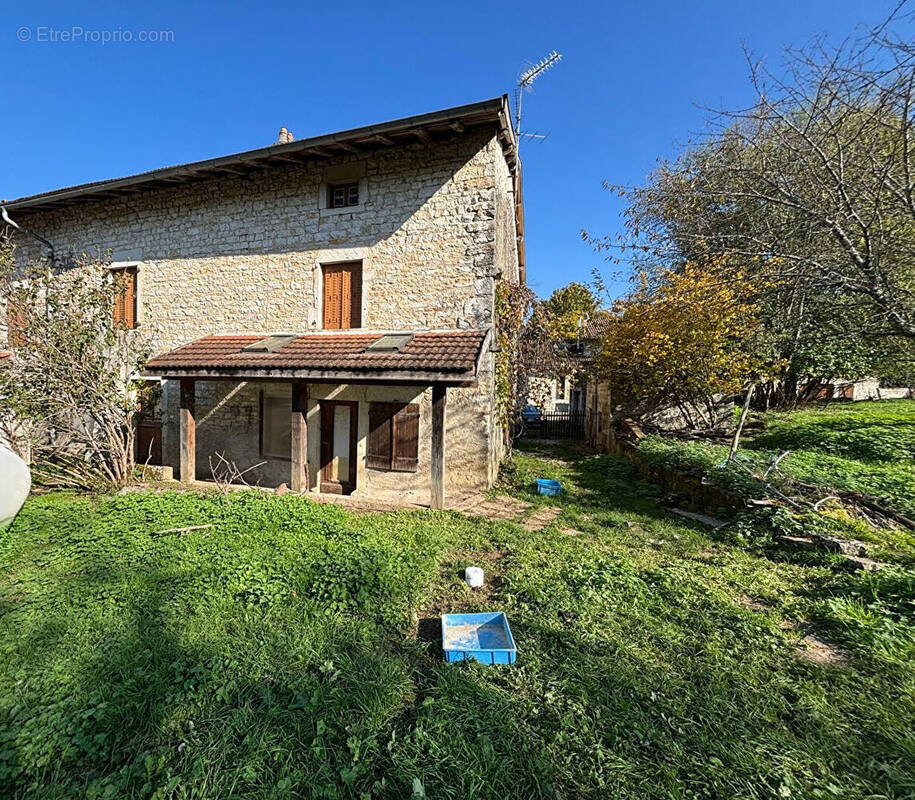 Maison à HAUTECOURT-ROMANECHE