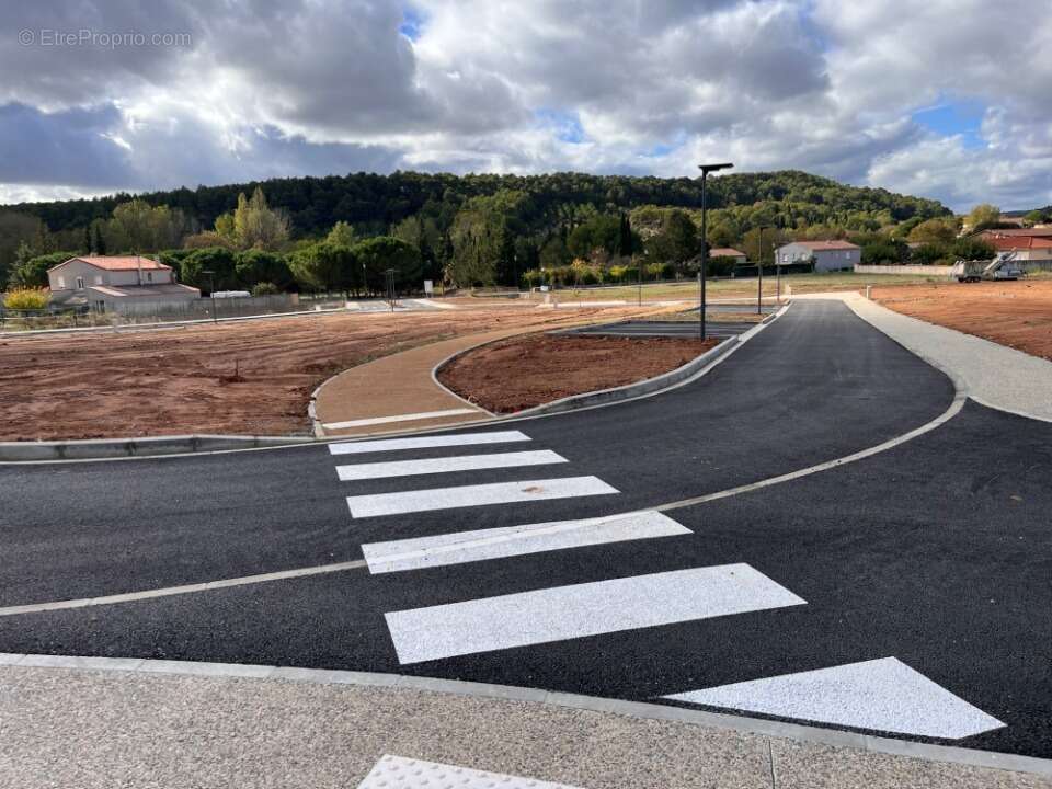 Terrain à VILLENEUVE-MINERVOIS