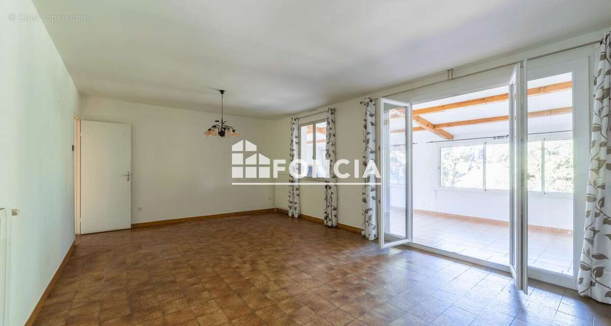 Maison à SAINT-JEAN-DE-CORNIES