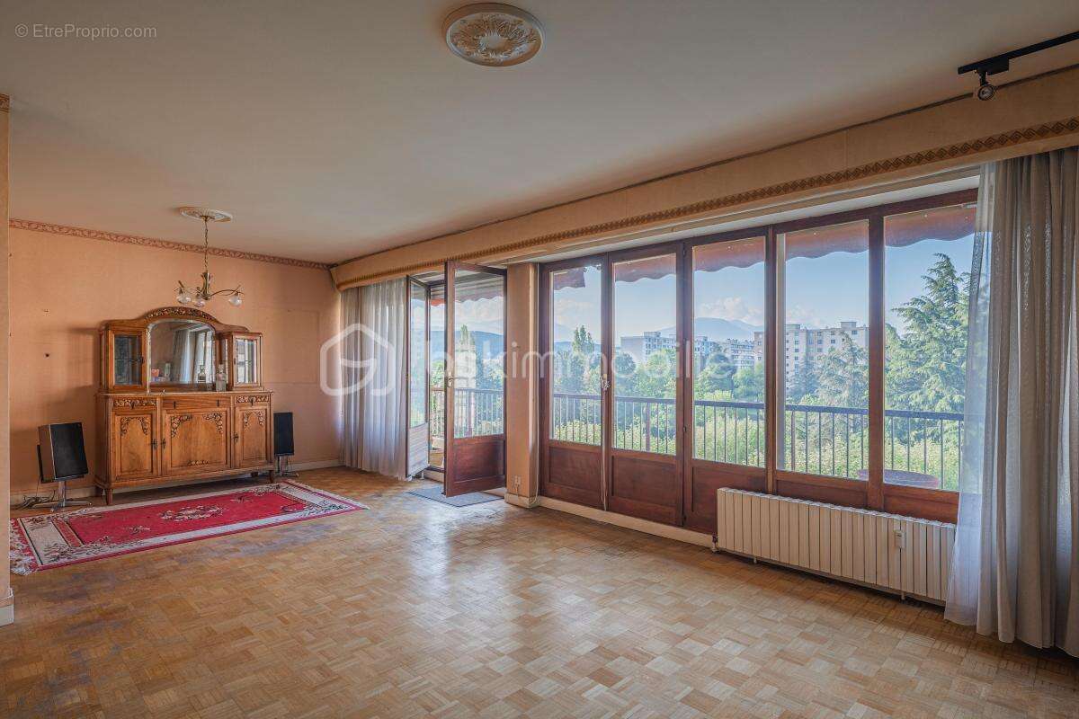 Appartement à ECHIROLLES