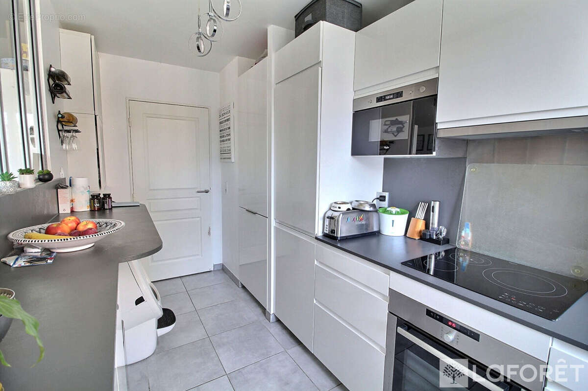 Appartement à LA GARENNE-COLOMBES