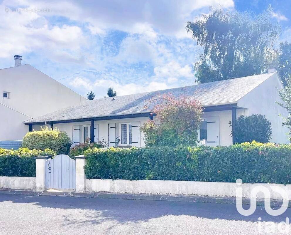 Photo 1 - Maison à SAVIGNY-LE-TEMPLE