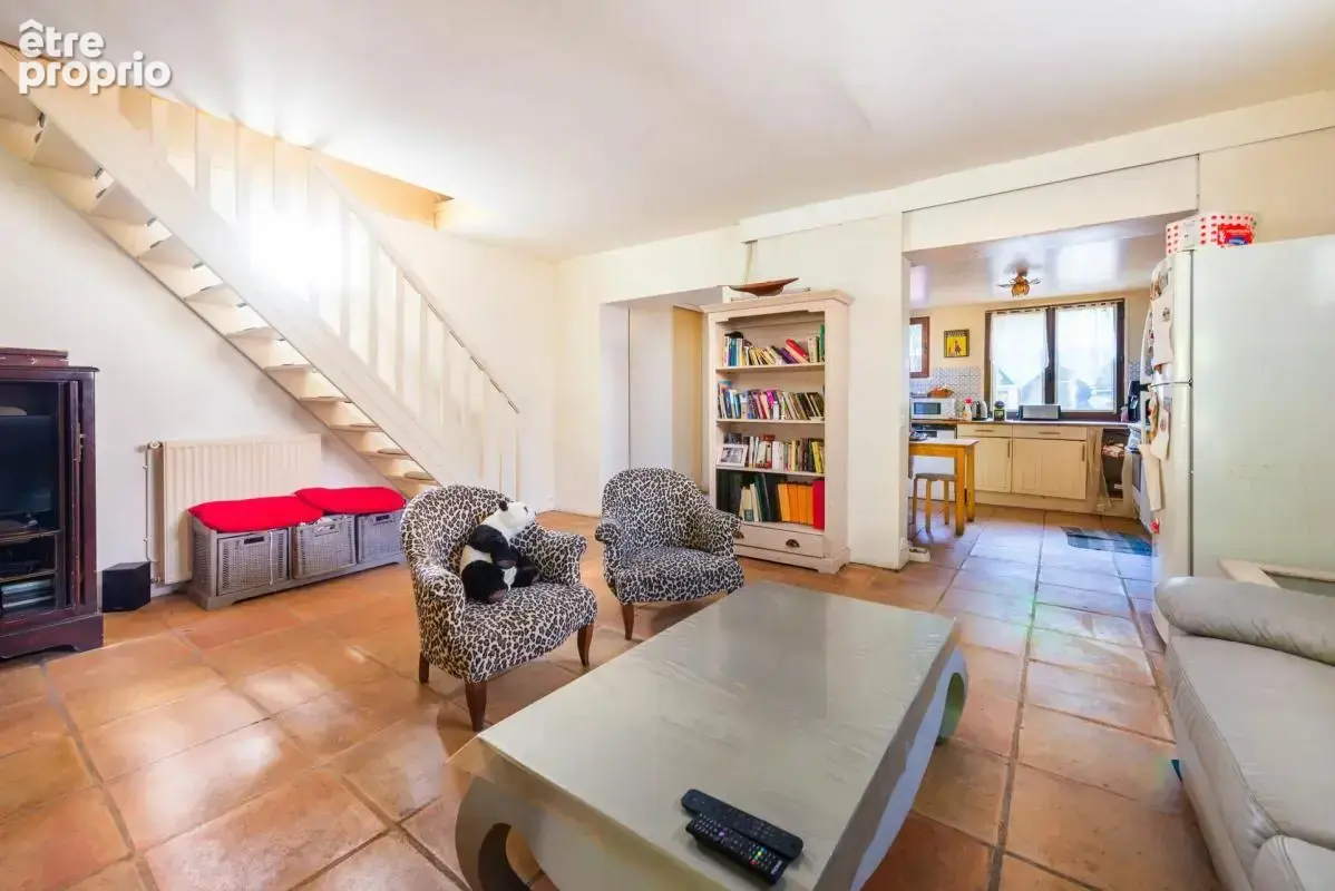 Maison familiale de 6 pièces de 161 m² à Suresnes - photo 6