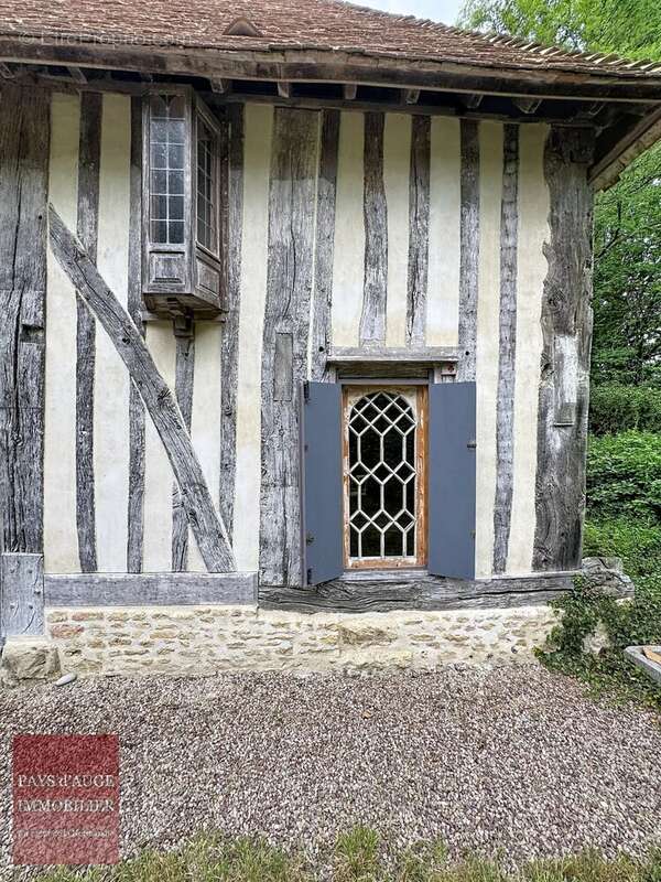 Maison à SAINT-PIERRE-SUR-DIVES
