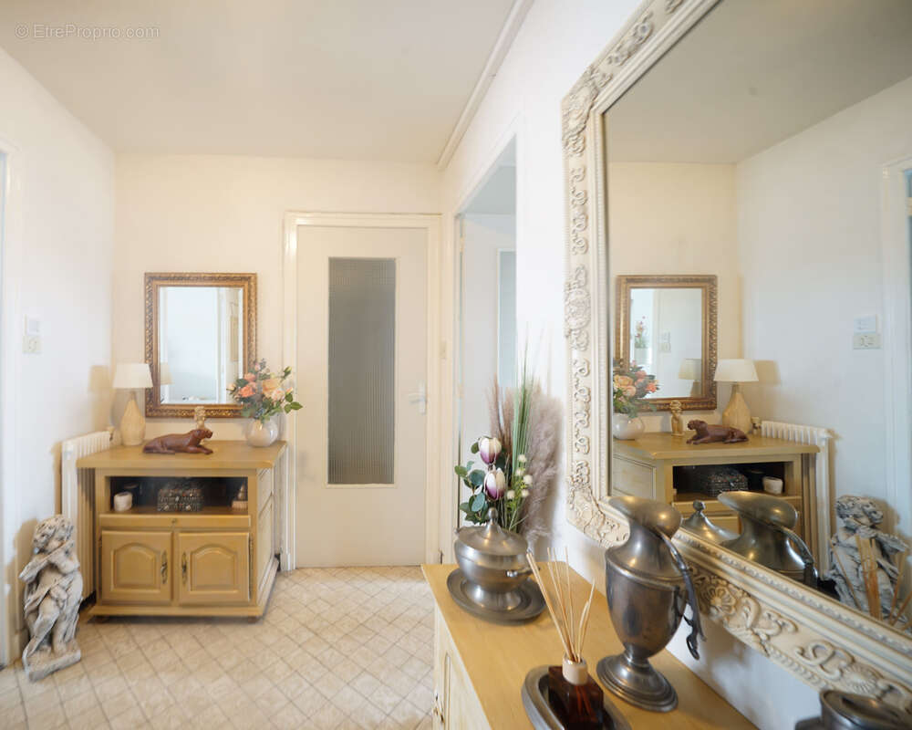 Appartement à FONTAINE