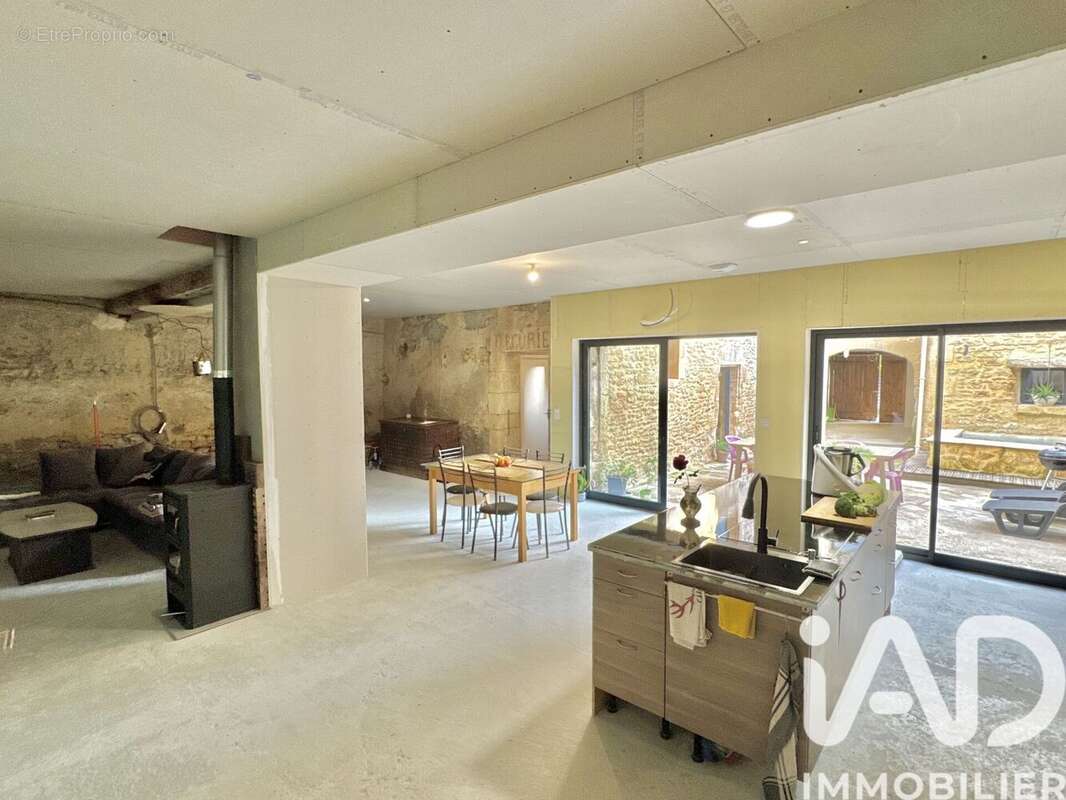 Photo 4 - Maison à REMOULINS