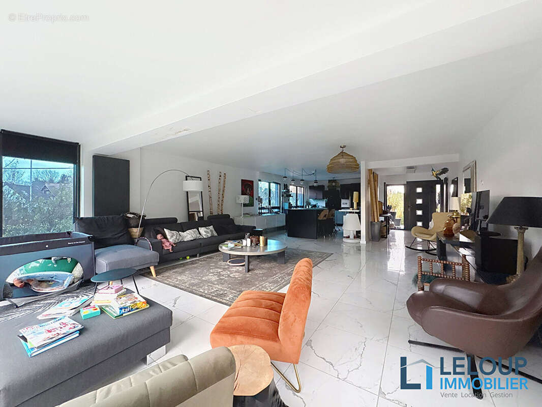 Maison à MONT-SAINT-AIGNAN