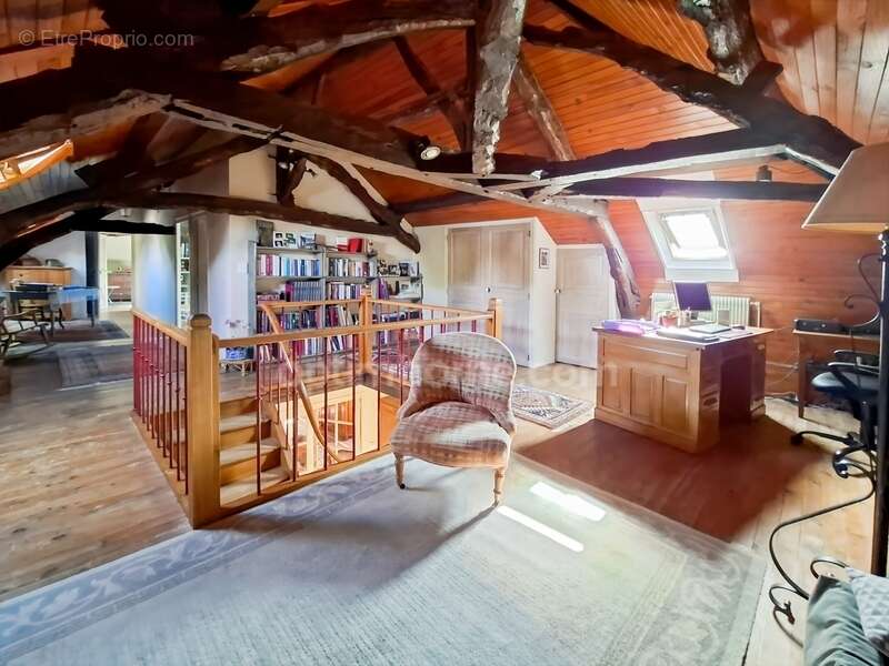 Maison à ESPINASSE-VOZELLE