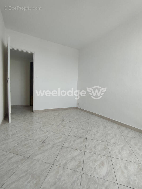 Chambre - Appartement à LE PONTET