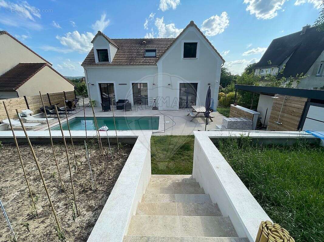 Maison à VAUX-SUR-SEINE