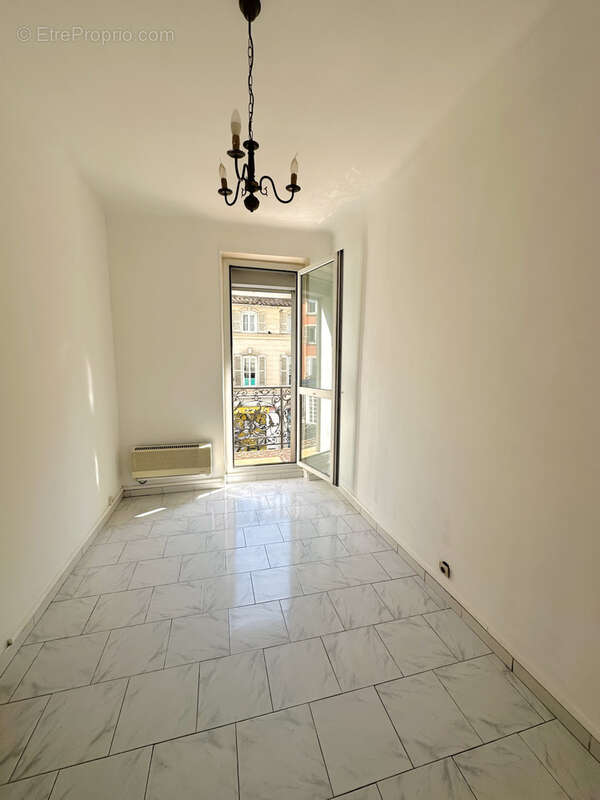 Appartement à MARSEILLE-6E