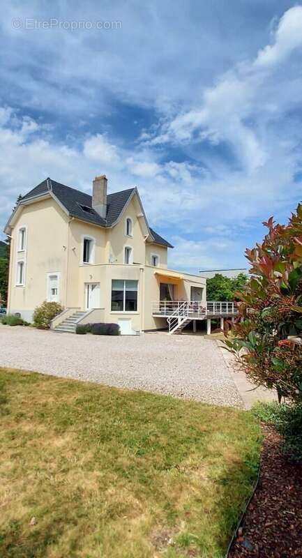 Maison à LAVELINE-DEVANT-BRUYERES