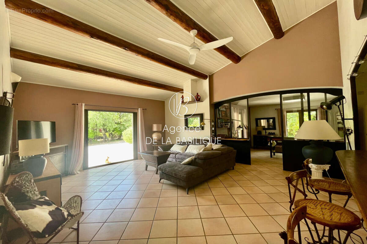 Maison à SAINT-MAXIMIN-LA-SAINTE-BAUME