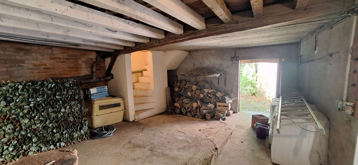 Maison 90m2 environ,au pied des commerces,3 chambres,bureau,garage,atelier,grange,cave,terrain 190m2 - photo 14