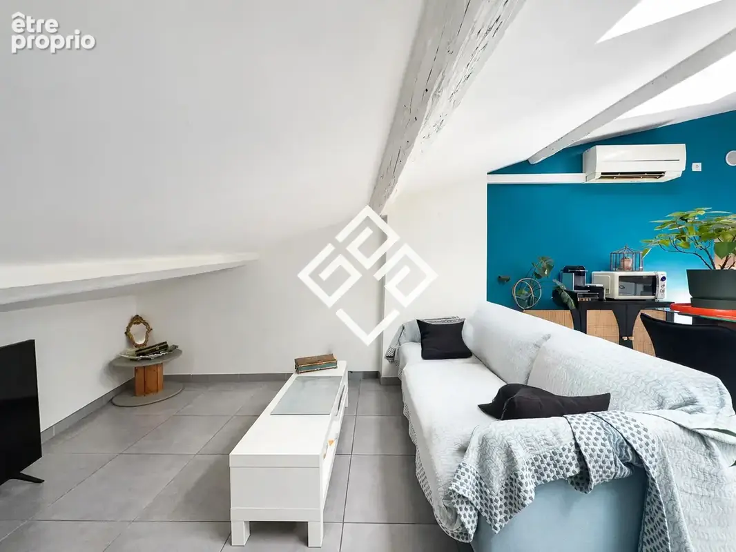 Narbonne centre-ville   Appartement mansardé de 60 m2 au sol - photo 5