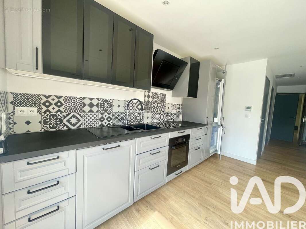 Maison 84 m² à La Londe-Les-Maures  - photo 3