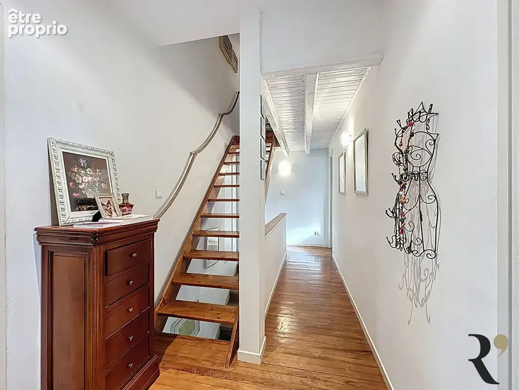 Toulouse, Cote Pavée / Maison T6 de charme 153 m² avec garage et jardin ! - photo 12
