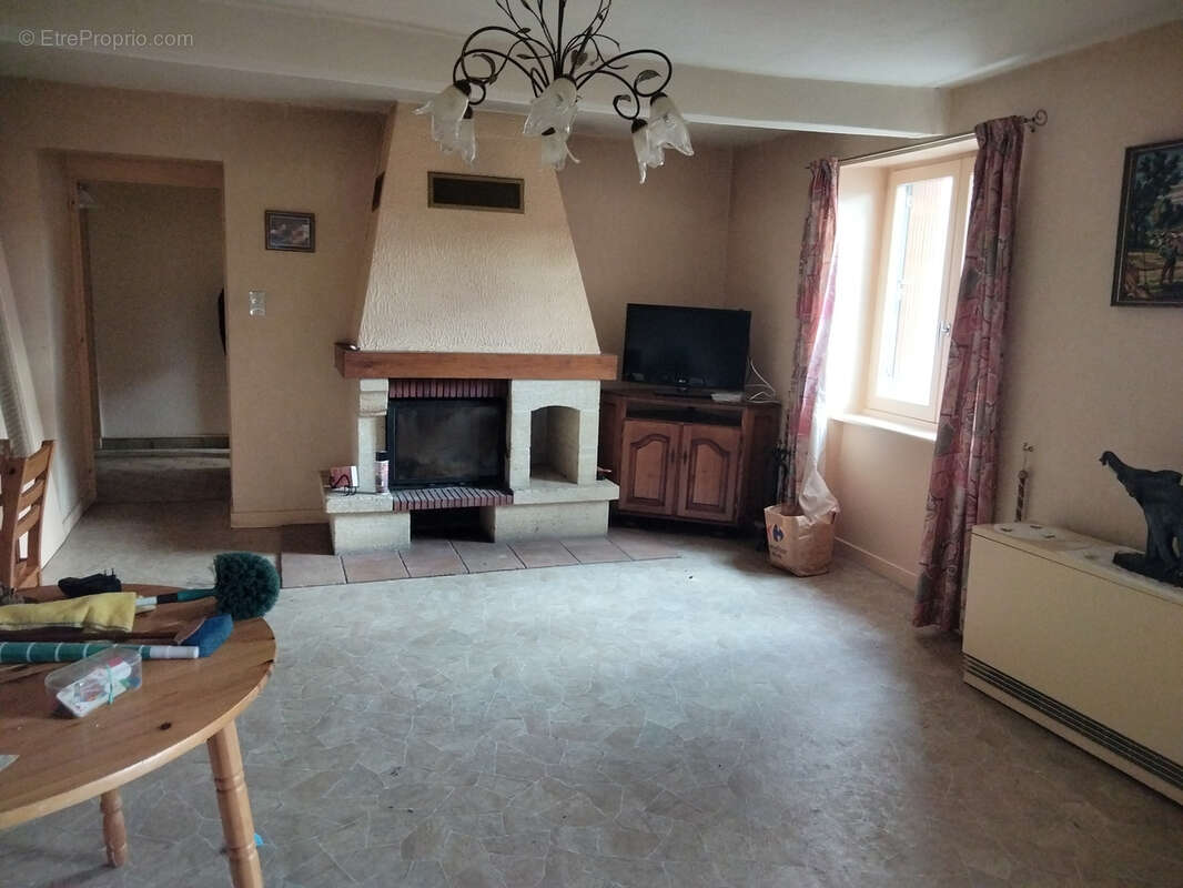 Maison à PANISSIERES