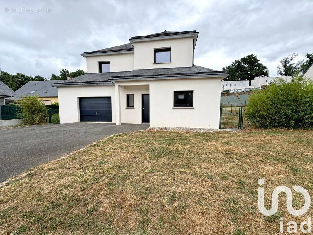 Photo 1 - Maison à LAVAL