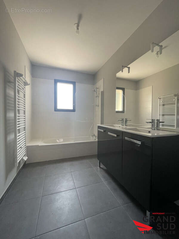 Maison 163 m² à Saint-Aubin-De-Medoc  - photo 8
